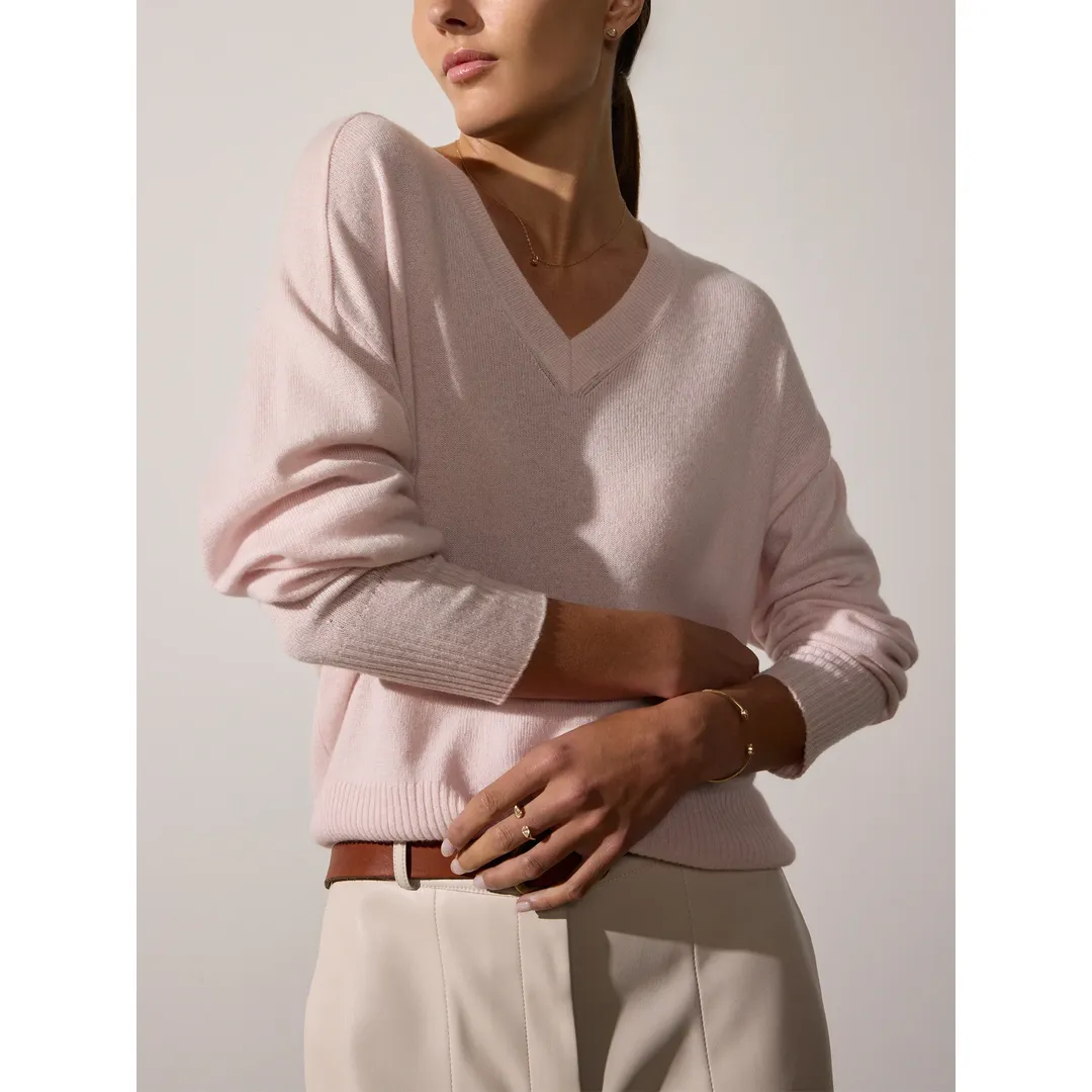 LEIA VEE SWEATER