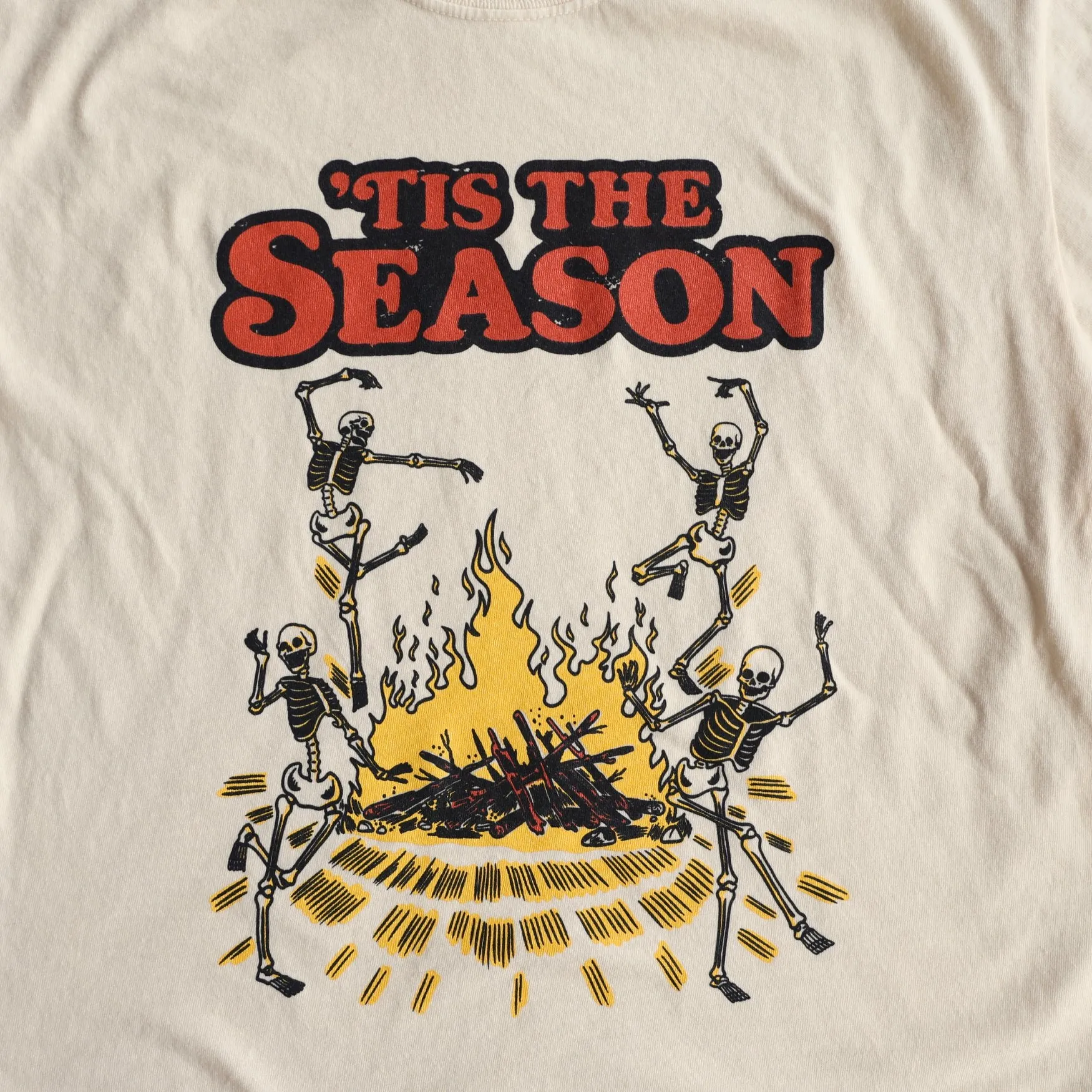 'Tis The Season - Vintage Halloween Graphic T-Shirt