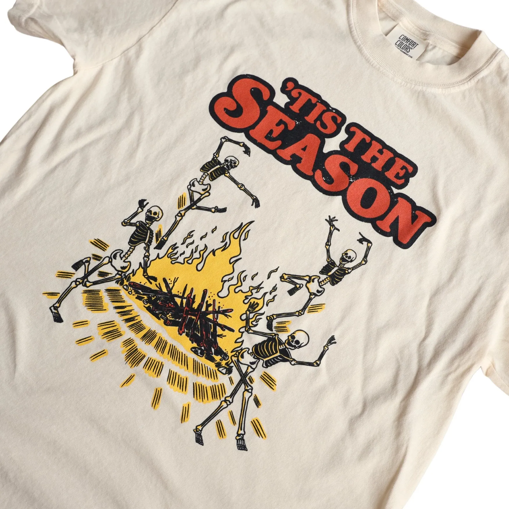 'Tis The Season - Vintage Halloween Graphic T-Shirt