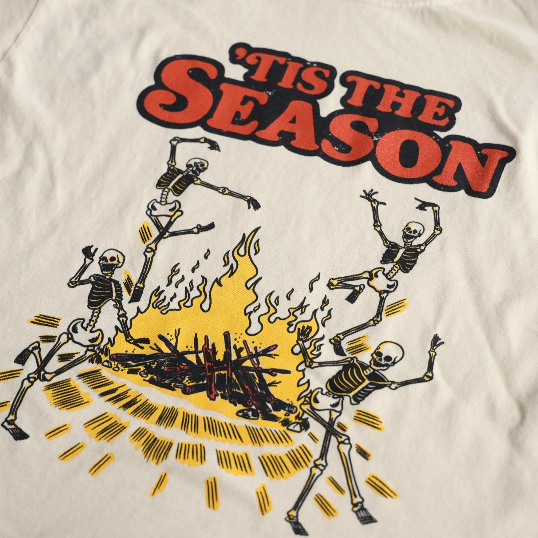 'Tis The Season - Vintage Halloween Graphic T-Shirt