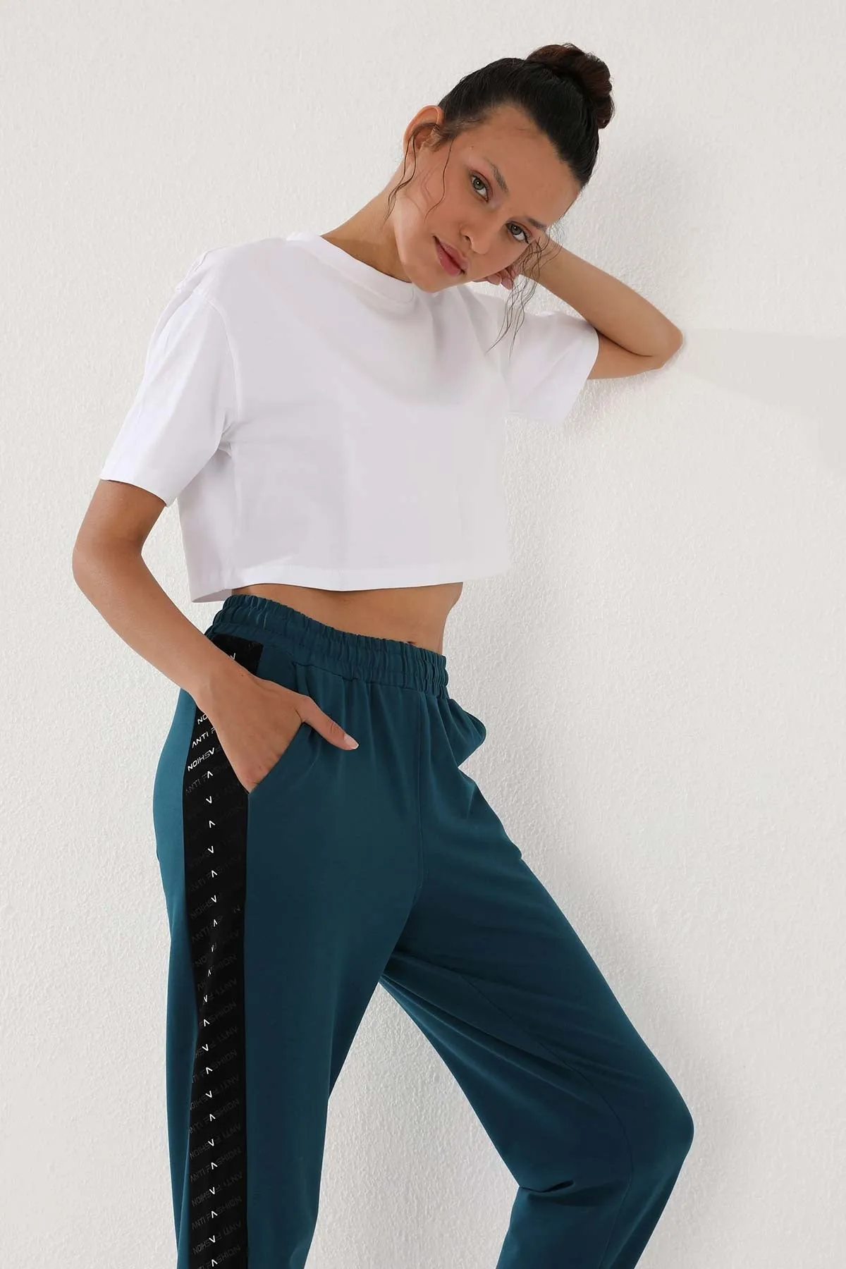 TMY Emerald Dotted Striped Detailed Jogger Comfortable Fit Elastic Cuff Women's Sweatpants - 94579 - Mafamude