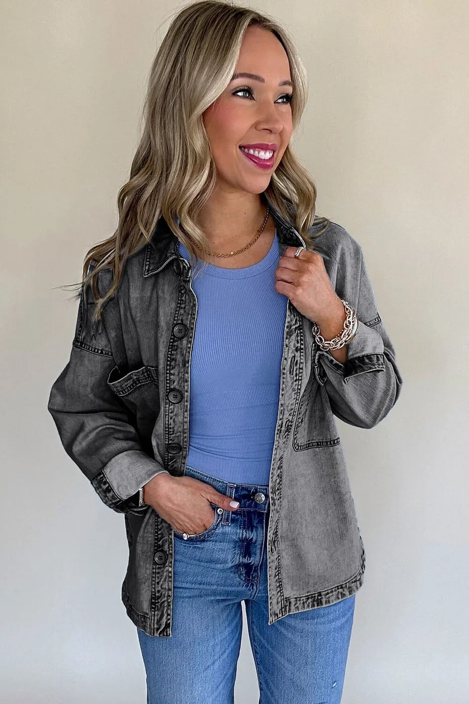 Women' s Mineral Wash Patched Pocket Split Denim Jacket